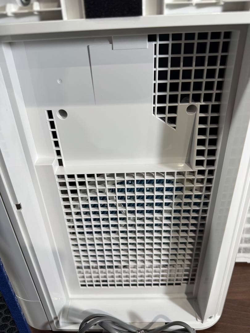 即日発送　超美品　SHARP 加湿空気清浄機 KC-H50-W