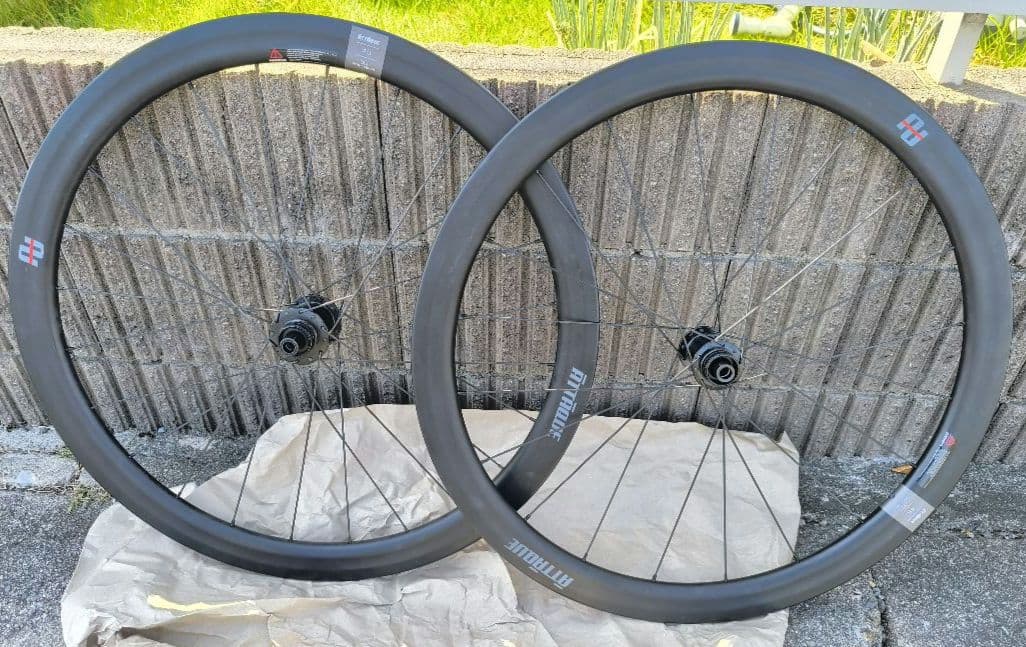 attaque(GUSTO) 45mmハイト カーボンホイール DB用