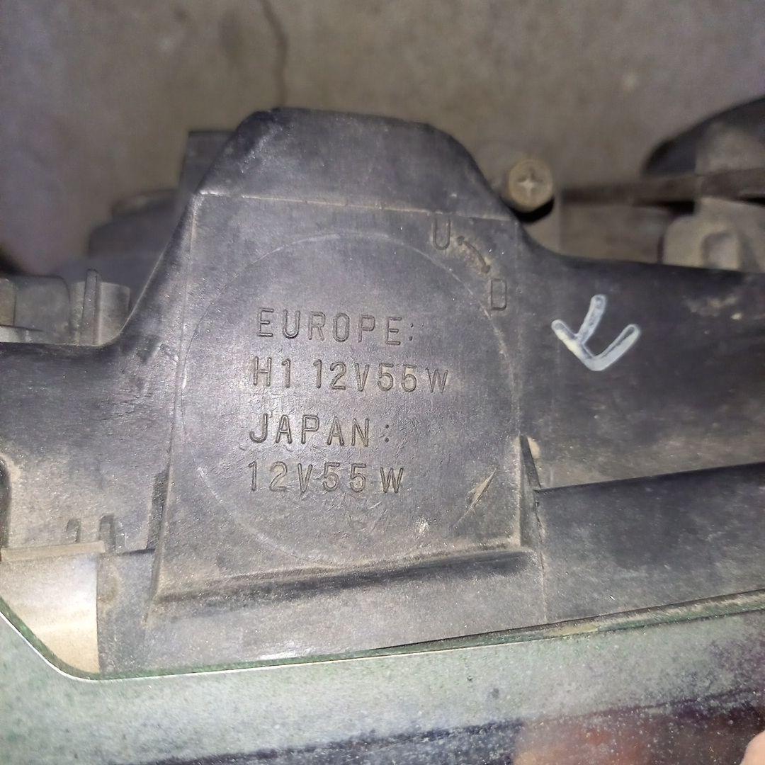 トヨタ　純正ヘッドライトセット