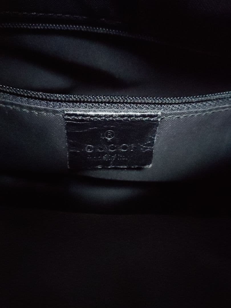 GUCCI　GGパターン ナイロン　ブラックショルダーバッグ