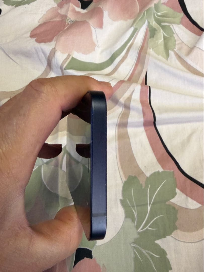 iPhone 12 64GB ブラック 本体