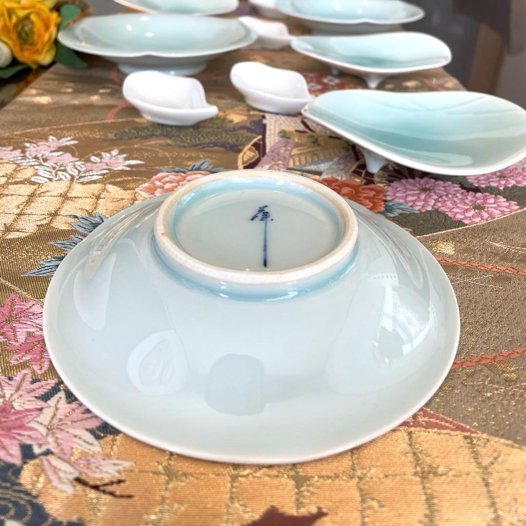 有田①藤巻製陶　青白磁　浅鉢5枚 ②変形三つ足皿5 枚③白磁　花びら型豆鉢5個