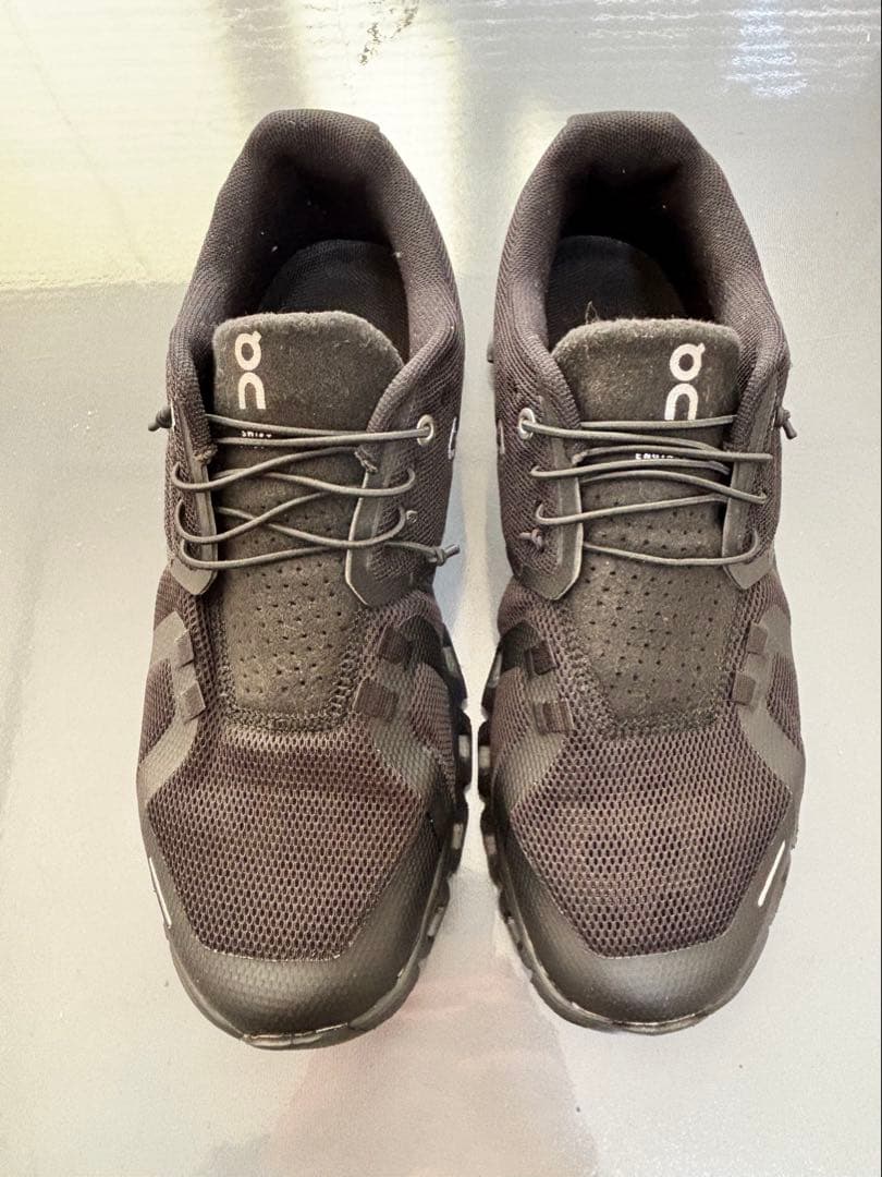 美品！[オン] ランニングシューズ Cloud 5 メンズ