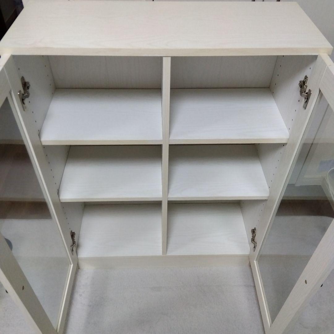 ガラス扉付き本棚