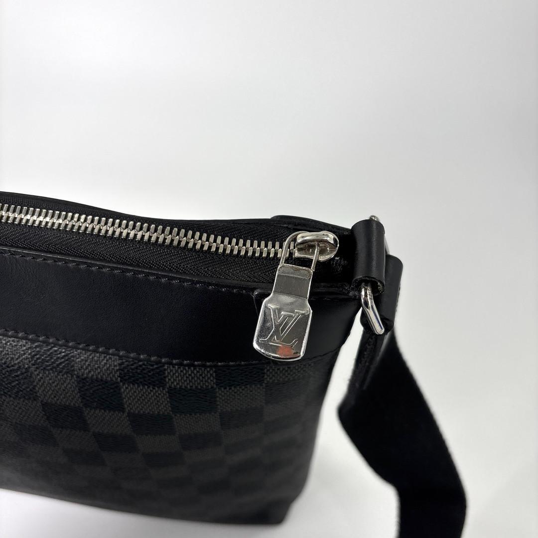 超極美品 ルイヴィトン ダミエグラフィット ショルダーバッグ ミックPM メンズ