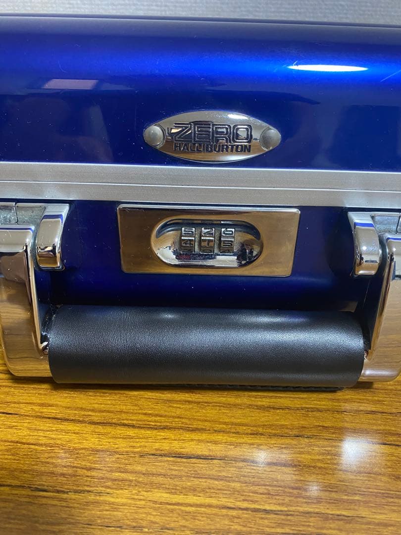 【BLACK FRIDAY】特売！ゼロハリアタッシュケース（ライトブルー）