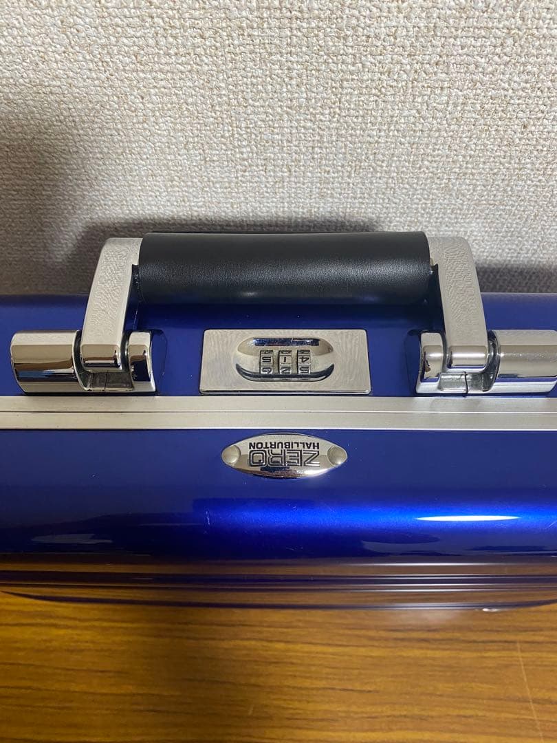 【BLACK FRIDAY】特売！ゼロハリアタッシュケース（ライトブルー）