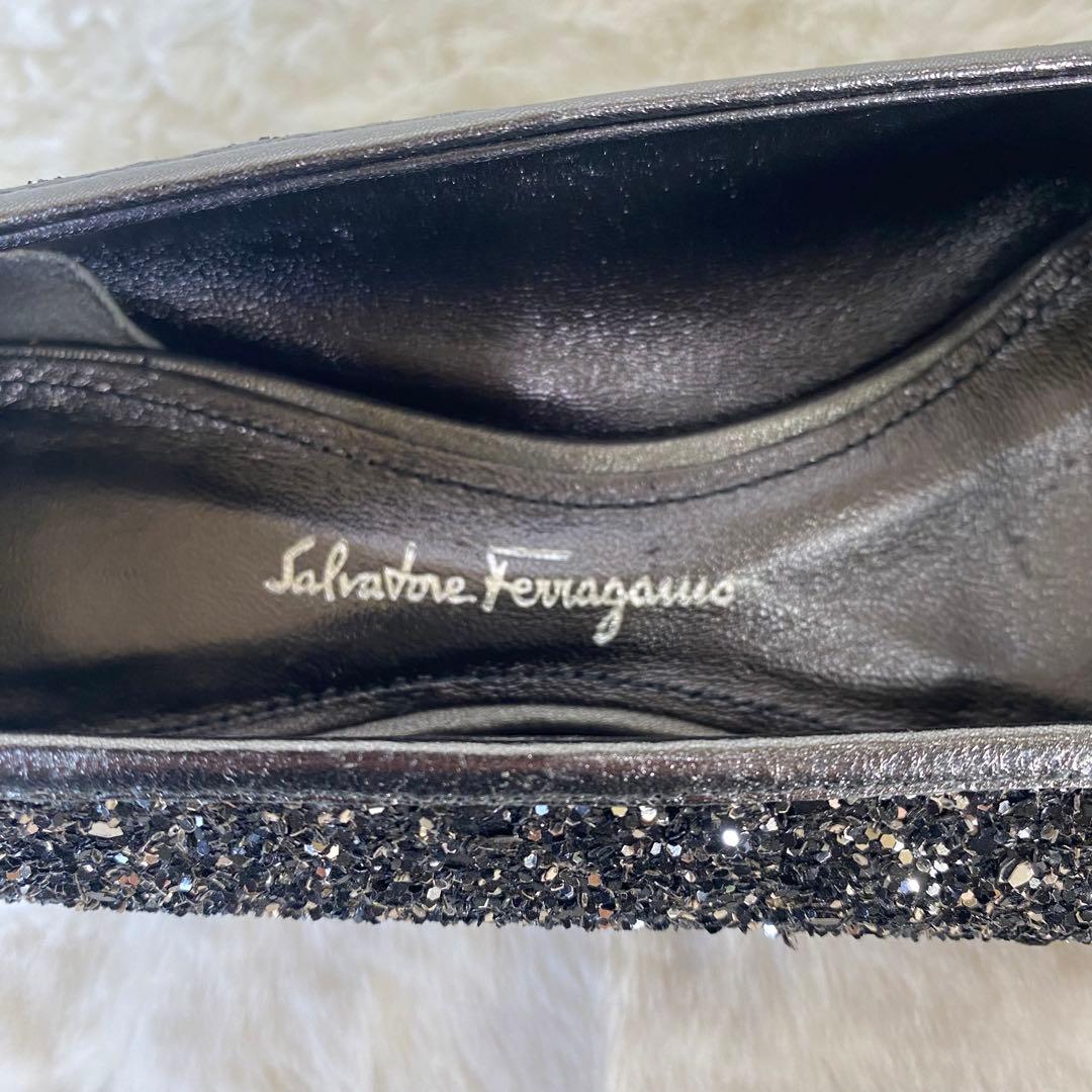 サルヴァトーレフェラガモ　フラット　グリッター ラメ　シルバー　ブラック　24