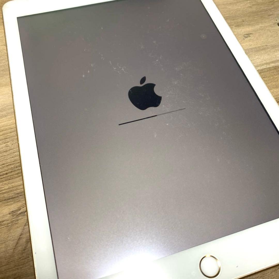 iPad 5世代 128GB Wi-Fi シートとカバー付