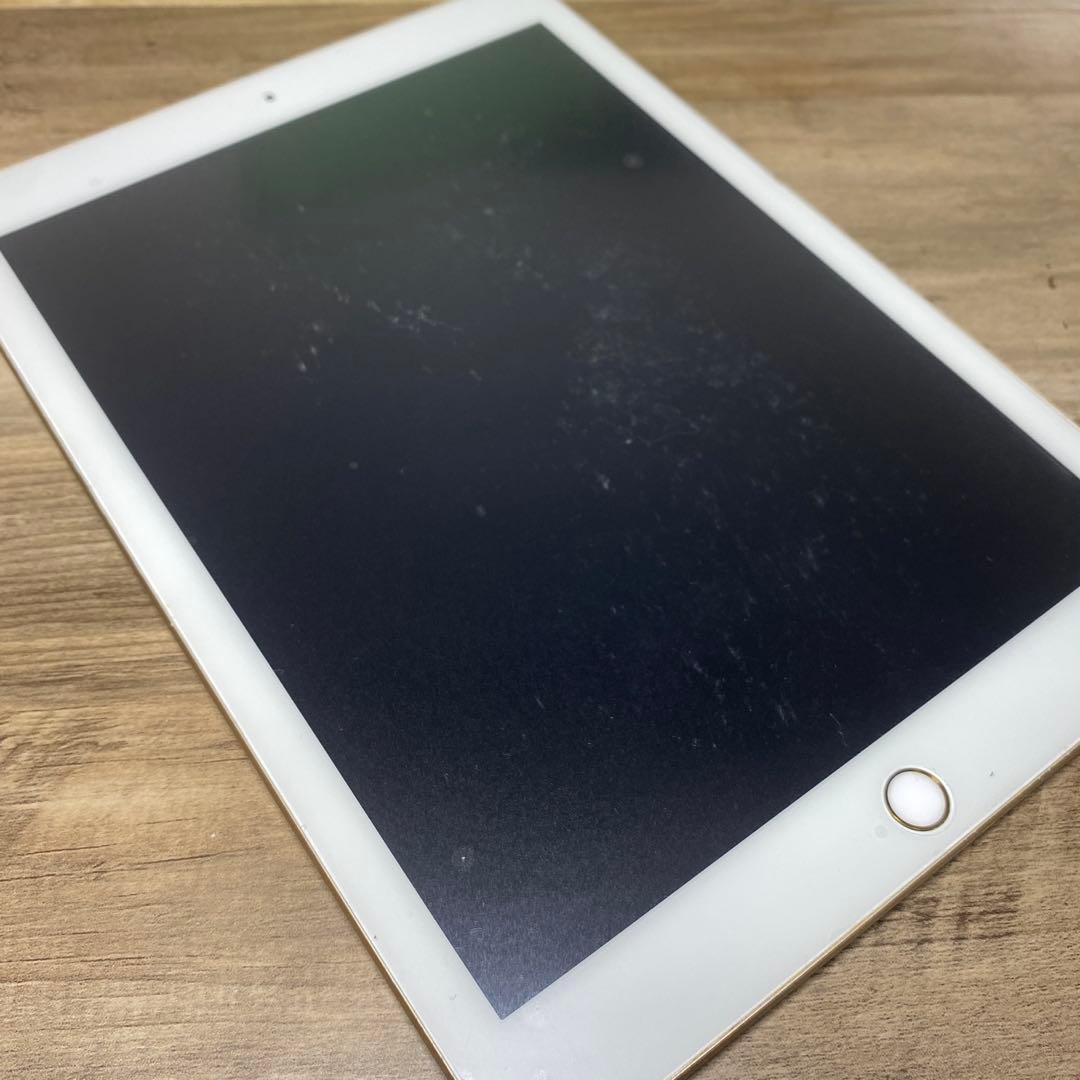 iPad 5世代 128GB Wi-Fi シートとカバー付