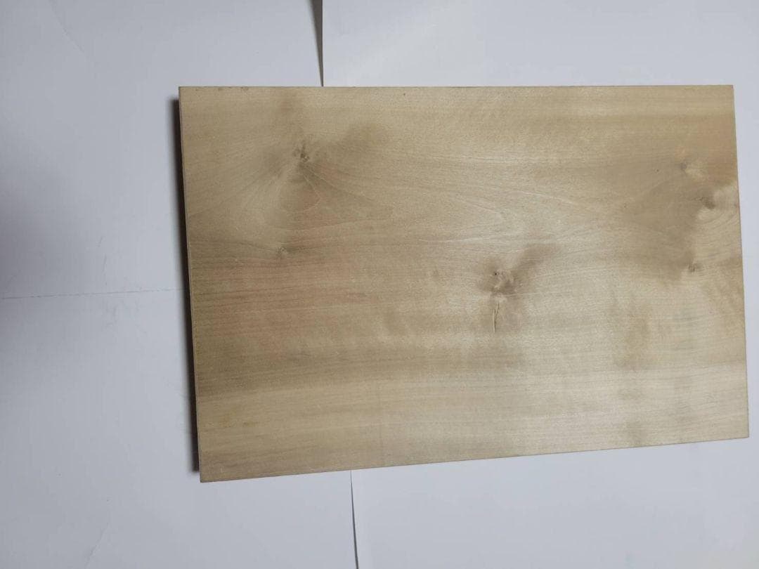 最高級まな板　　山猫柳　カッティングボード　無垢材　無節