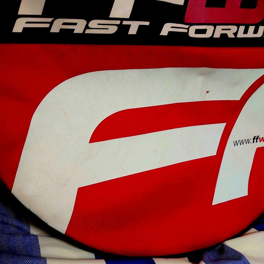 『こうじ』ファストフォワードFAST FORWARD FIVE-Tフロント