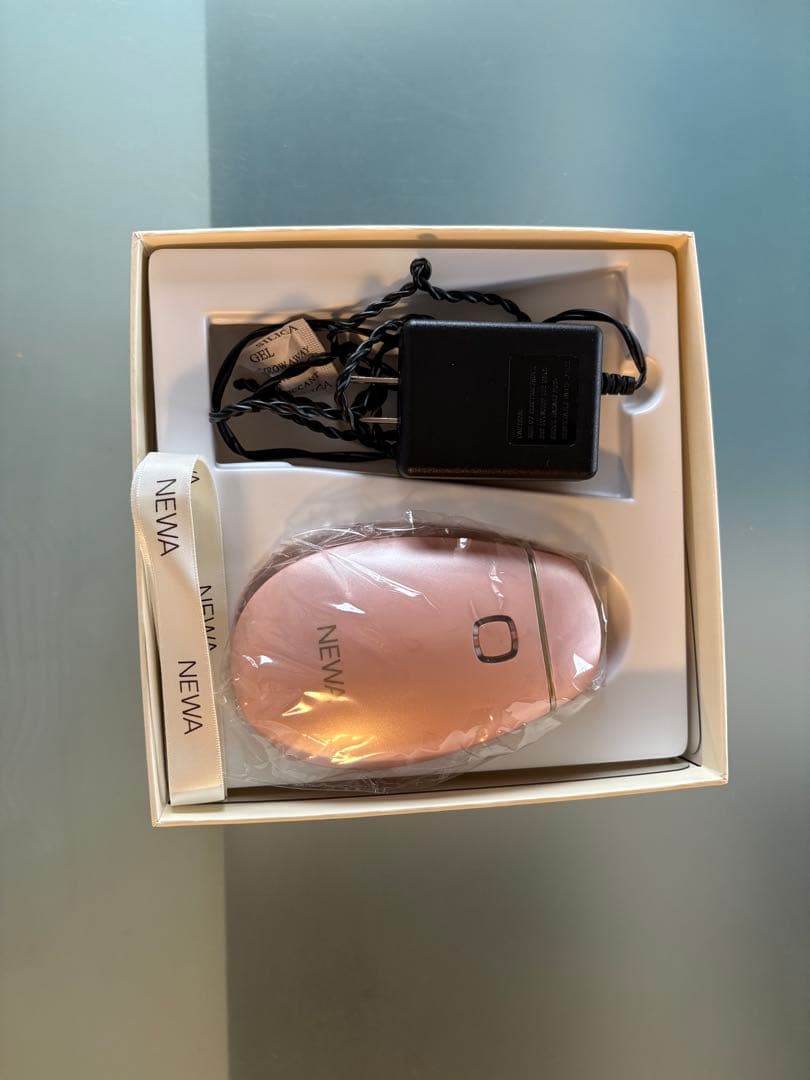 NEWA 美顔器 ピンク 付属品あり