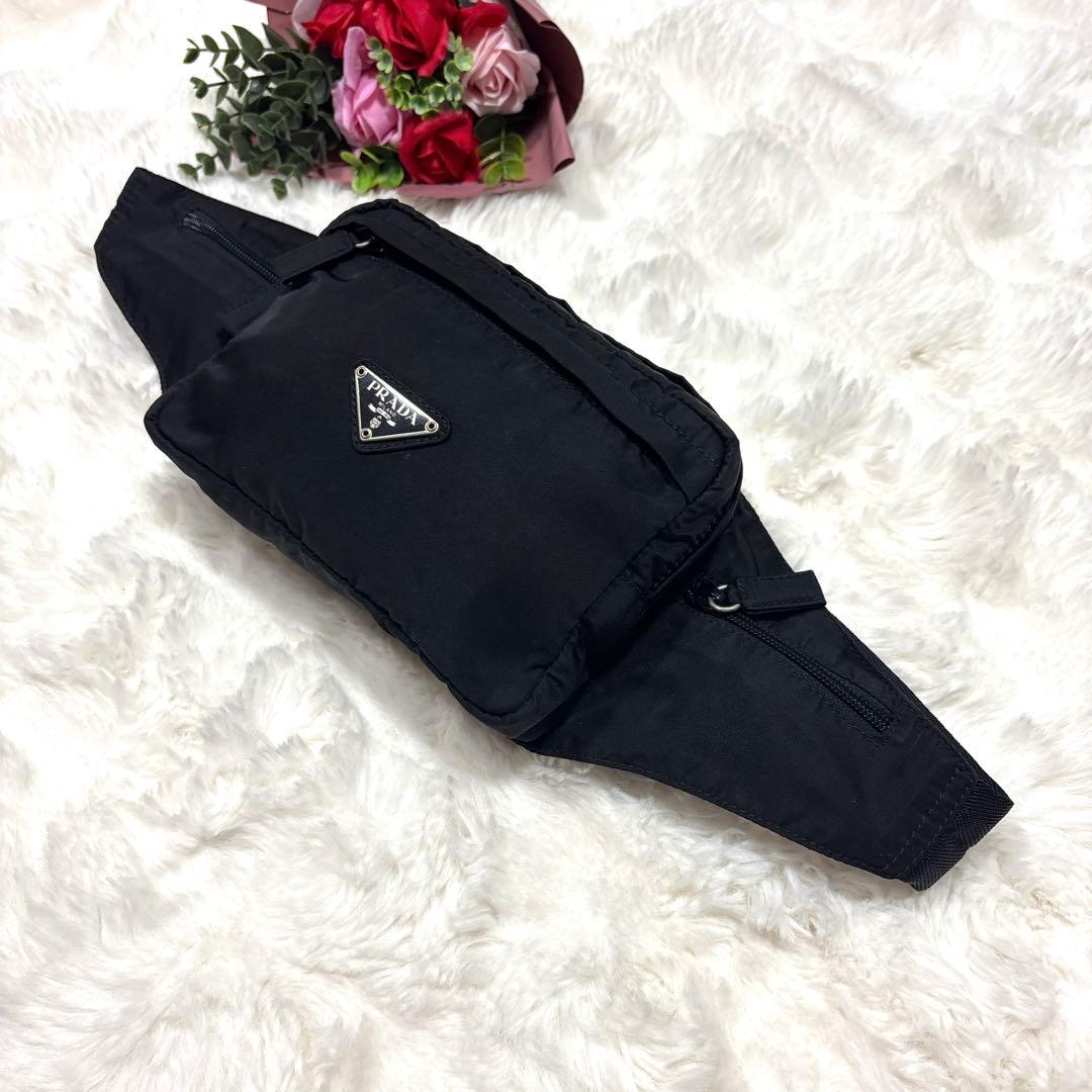 美品 PRADA プラダ ナイロン 三角プレート ボディバッグ ウエストポーチ