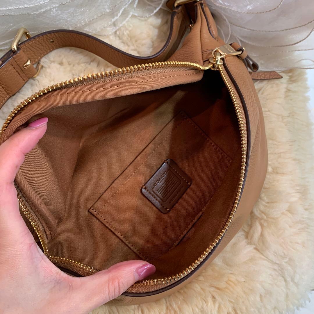 極美品☆COACH　ウエストバッグ　ミニ　ロゴ　ヒップバッグ　レザー　キャメル
