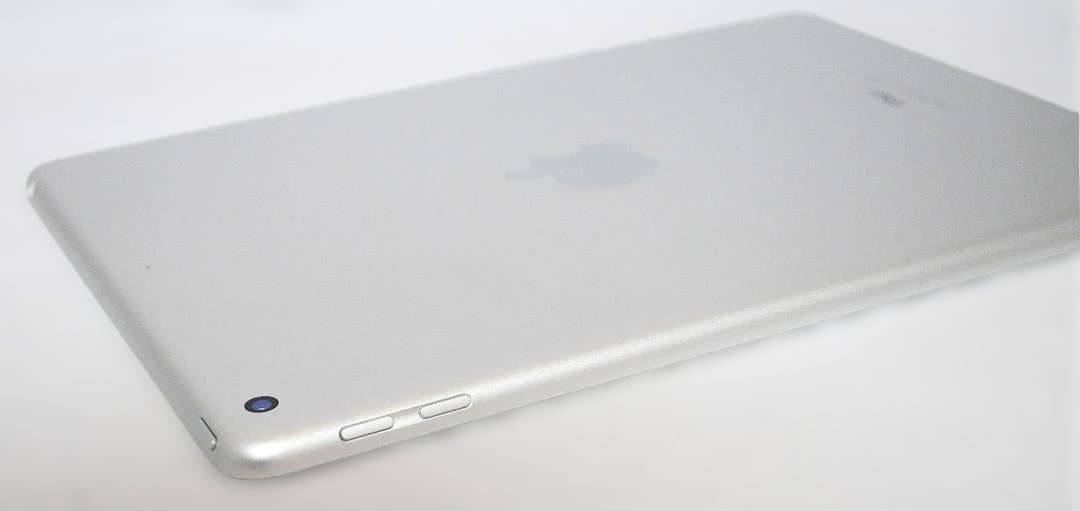 Apple iPad /第5世代 32GB Wifi シルバー バッテリ89%