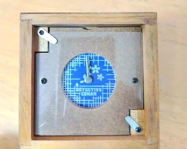 名探偵コナン 迷宮の十字路　木製オルゴール