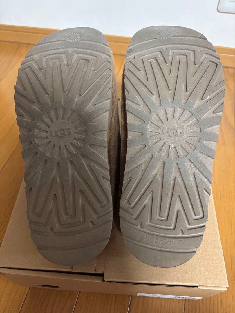 UGG ファー厚底サンダル