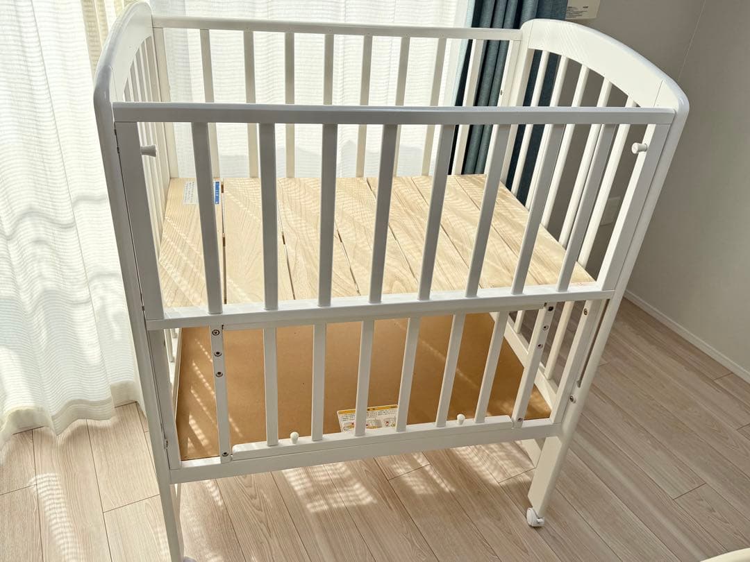 ベビーベッド　カトージ　ミニ　ハイタイプ　ホワイト 木製