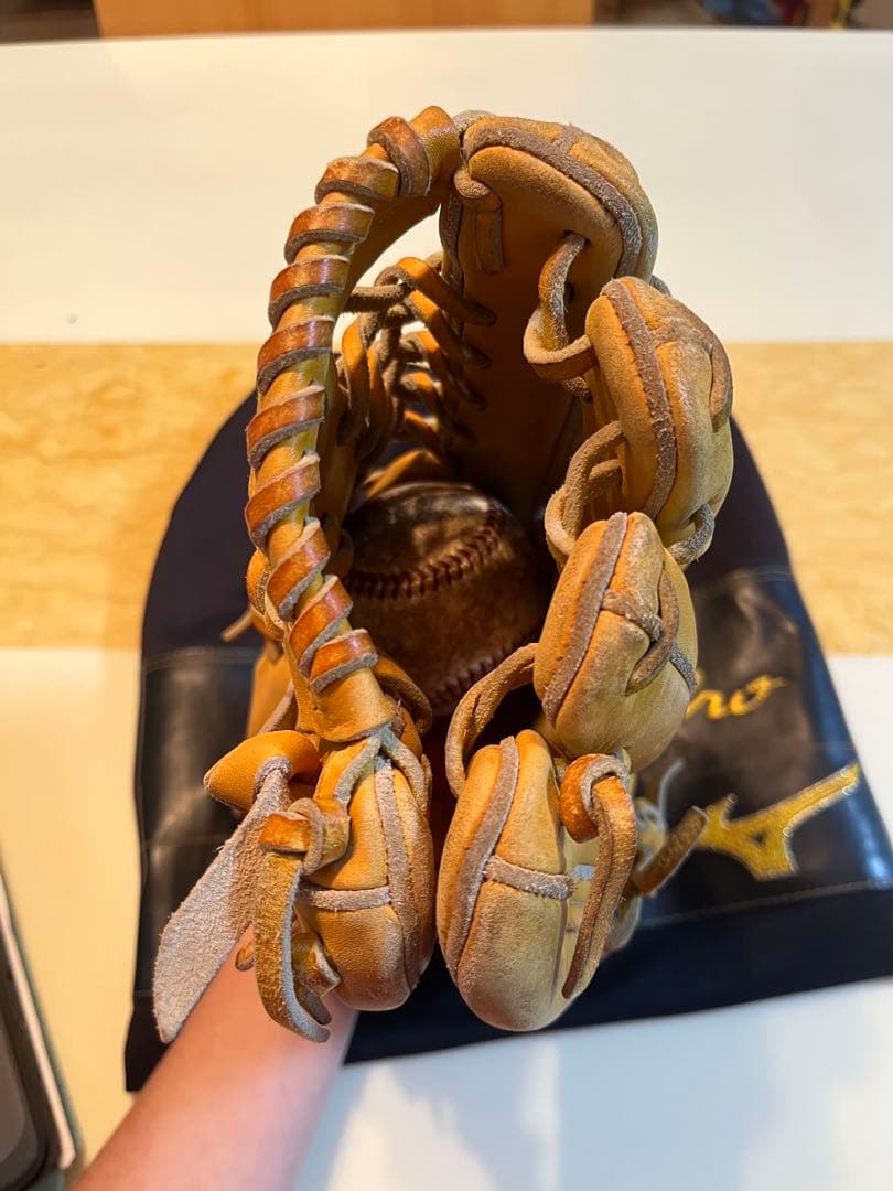 ミズノプロ外野手用硬式グローブ 収納袋付き