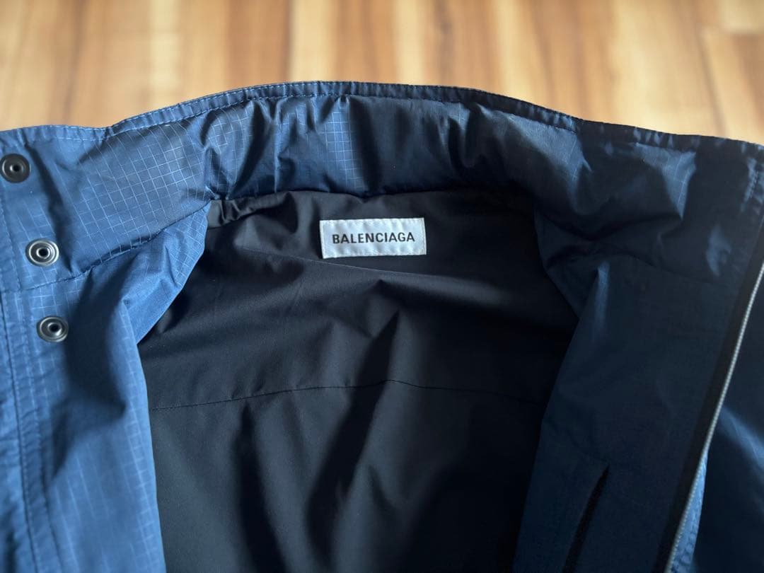 【美品】バレンシアガ 厚手 ナイロン ジャケット 短丈 ネイビー