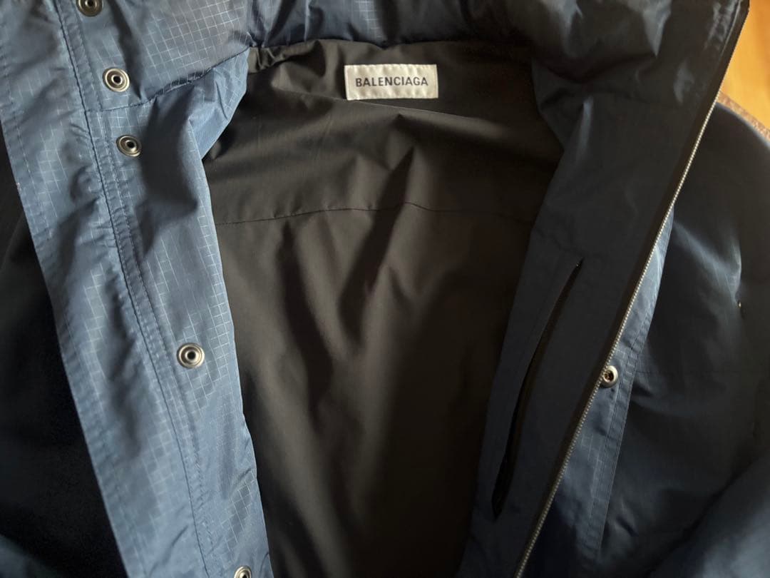 【美品】バレンシアガ 厚手 ナイロン ジャケット 短丈 ネイビー