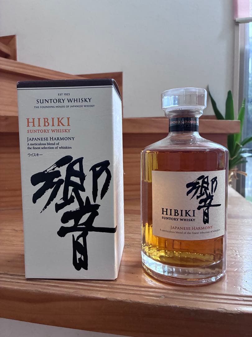 サントリー　響Japanese Harmony 700ml 43%