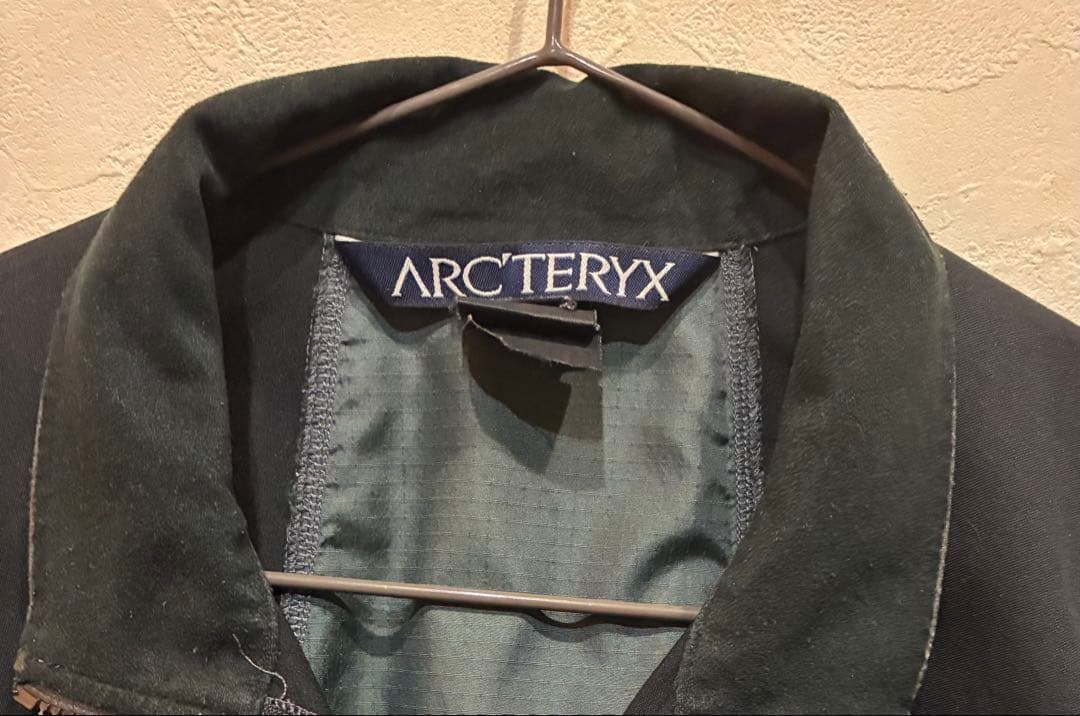 ARC’TERYX TAU Light Jacket
