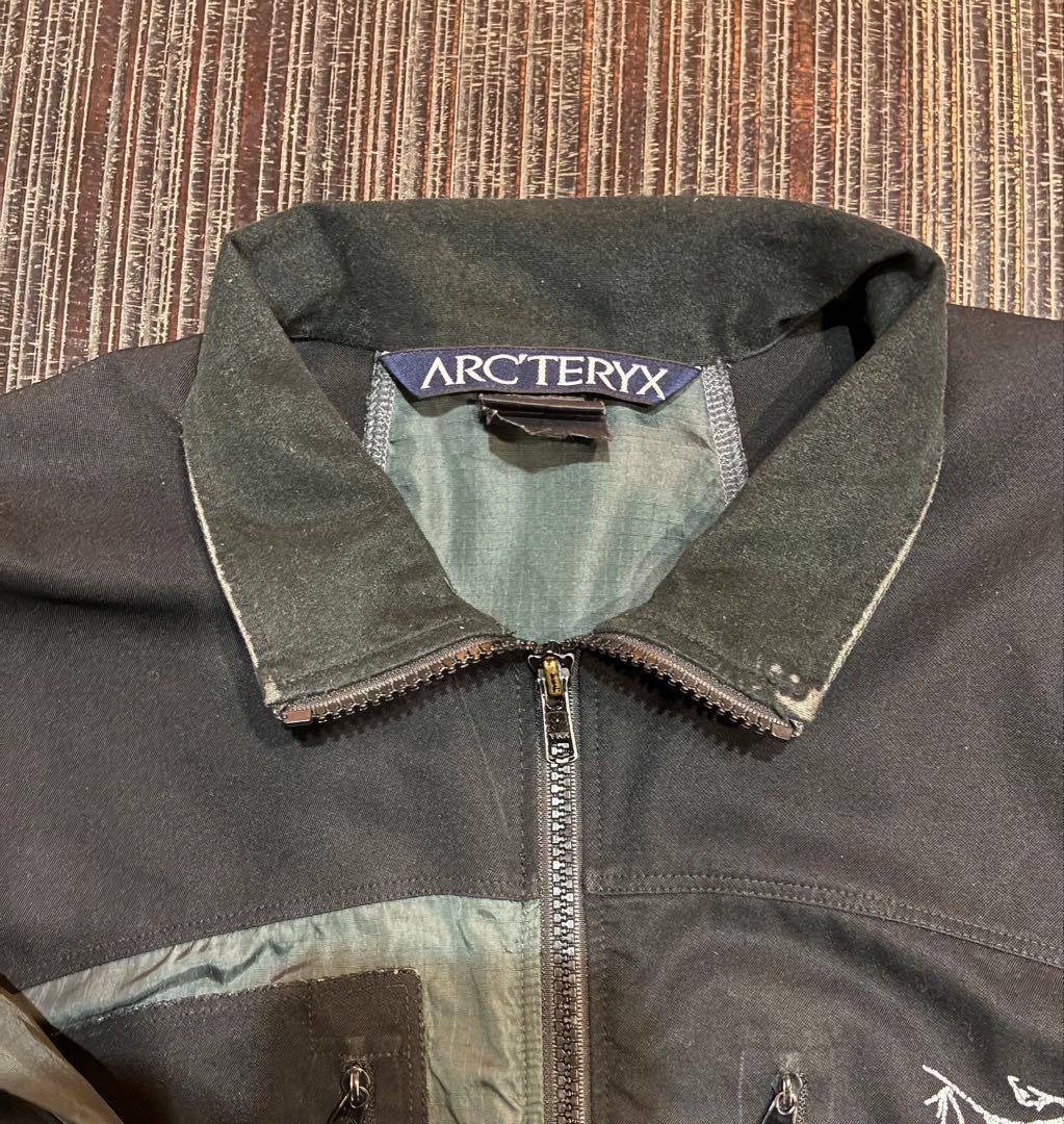 ARC’TERYX TAU Light Jacket