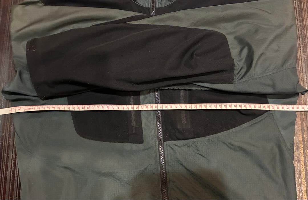 ARC’TERYX TAU Light Jacket