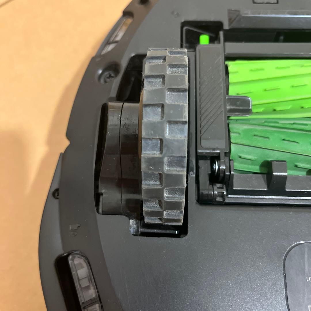 【美品】iRobot Roomba i7+ 自動ゴミ収集機能付き i755060