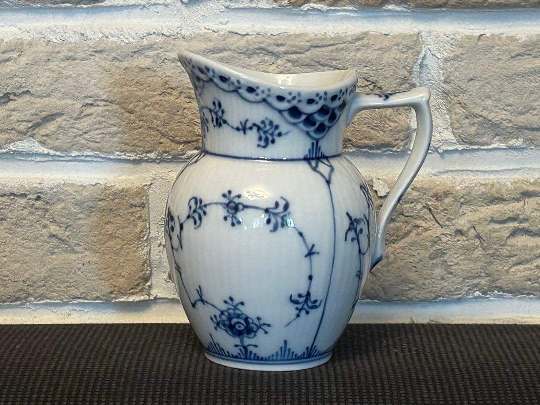 【新品】ロイヤルコペンハーゲン　クリーマー大　ブルーフルーテッド　ハーフレース