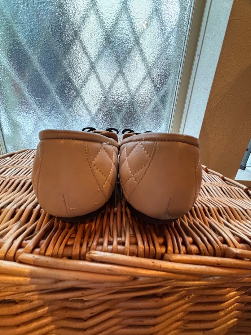 【美品】23.5フェラガモ　リボン　ローヒール　フラットピンク6D【専用袋付き】