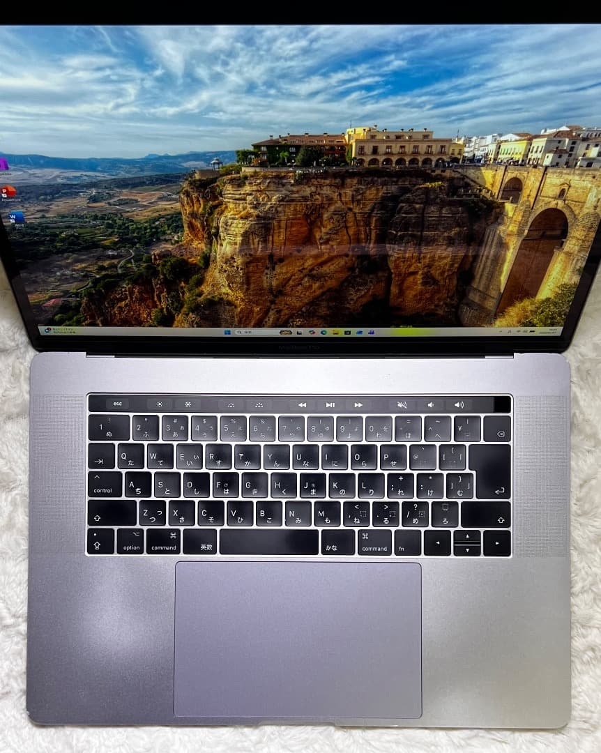 MacBook Pro /15-inch【CS6 Office Windows】