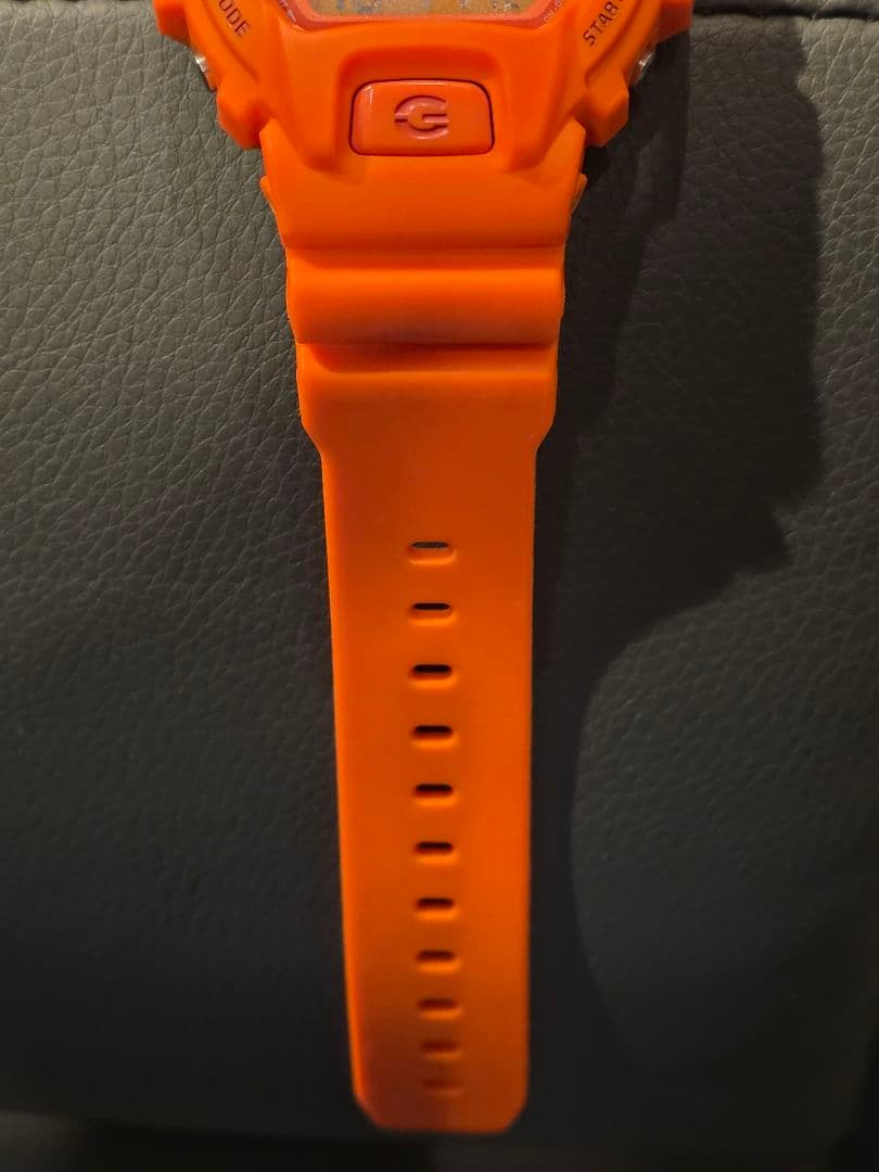 CASIO　G-ショック　DW-6900MM オレンジ
