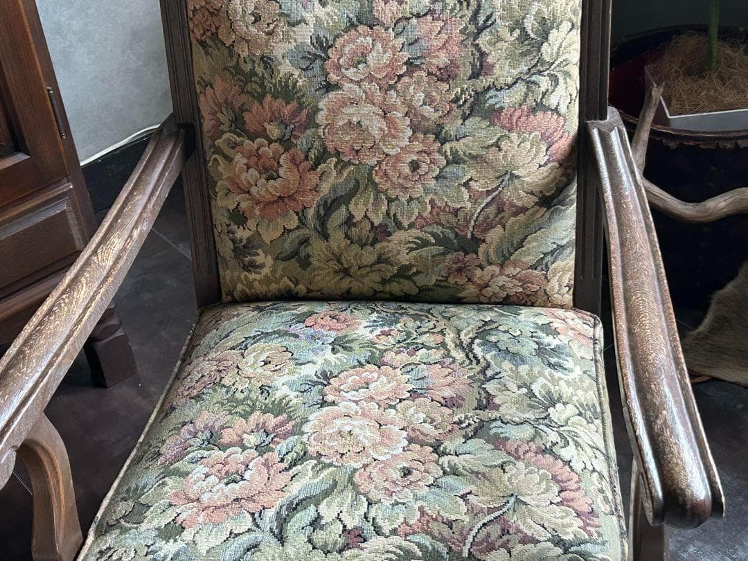 ヴィンテージ　アンティーク　アームチェア　ろくろ調　ソファ　ゴブラン模様