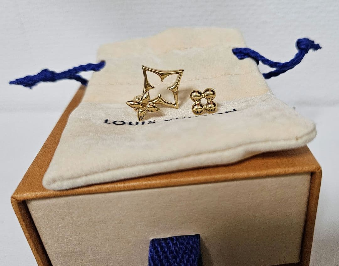 LOUIS VUITTON ピアス(片耳) LVフラワーグラム