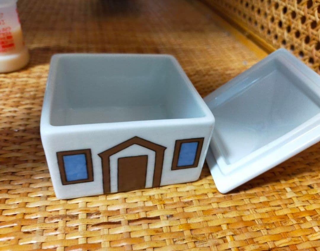 100個セット「新品未使用」オシャレなお家の形　有田焼　陶器製