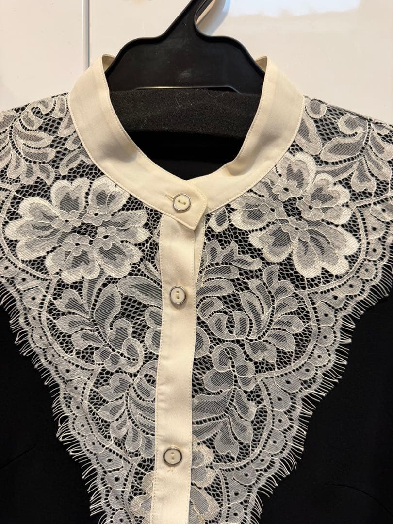 新品•未使用 グレースコンチネンタル バイカラーレースブラウス