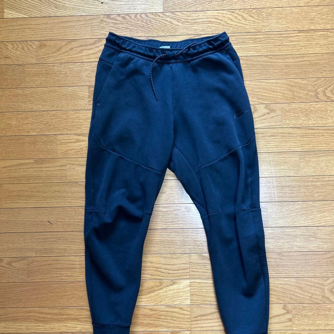 NIKEテックセットアップ