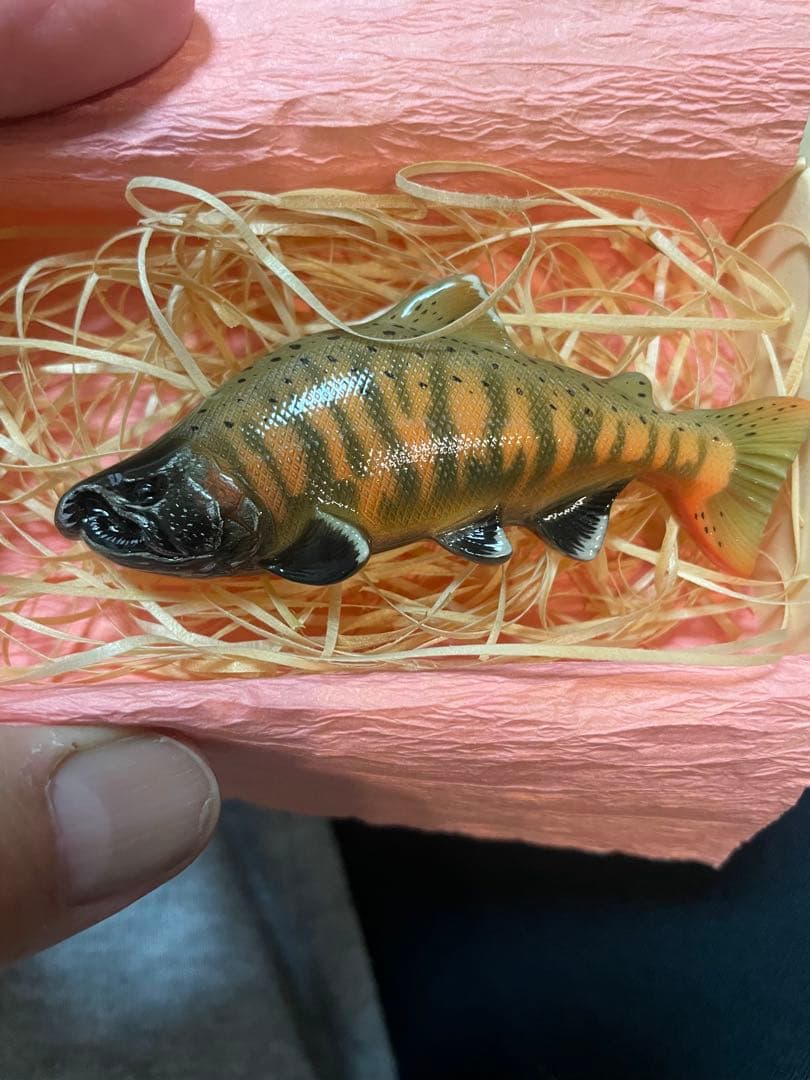 トラウトブローチ　本流鬼ヤマメ