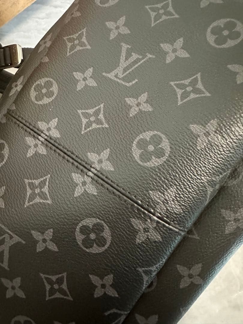 ダークグレー リュック