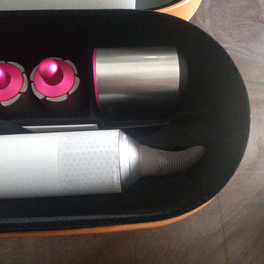 ダイソンヘアアイロン