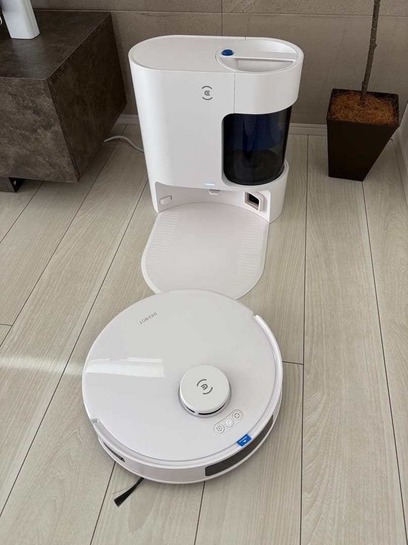 ロボット掃除機 水拭き機能付き 最新型‼️4回程使用‼️