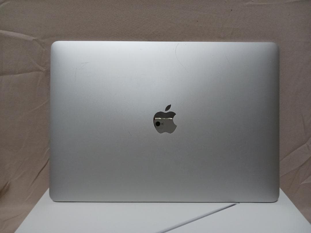 QC-2.0G/16G/512G　MacBook Pro 13インチ　A2251