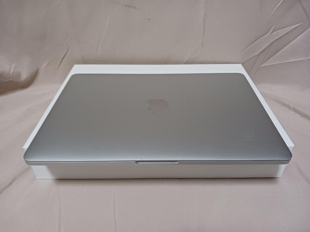 QC-2.0G/16G/512G　MacBook Pro 13インチ　A2251