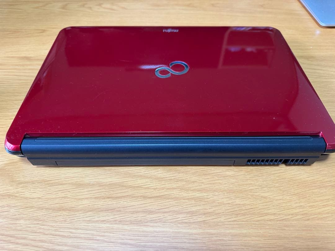 LIFEBOOK AH53/C レッド