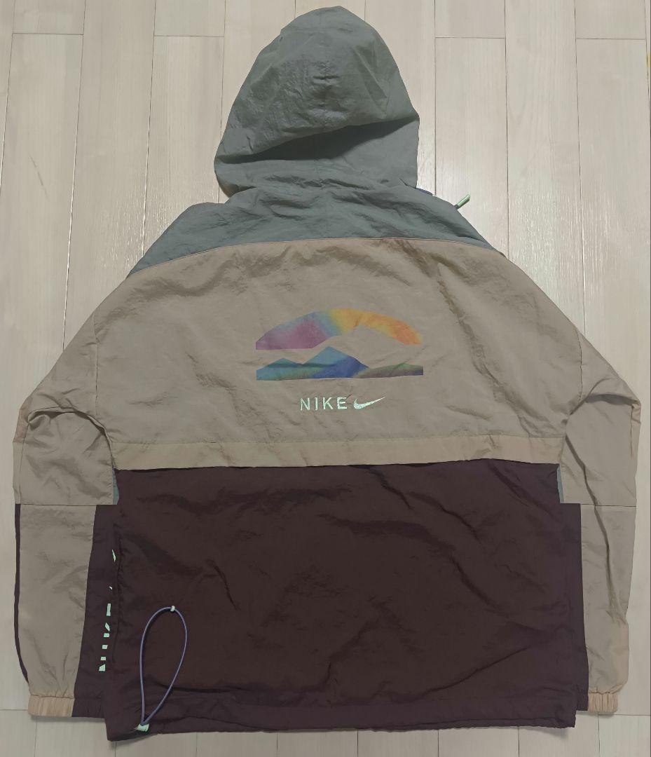 Nike ナイロンジャケット ナイキ HF6170-200 完売品