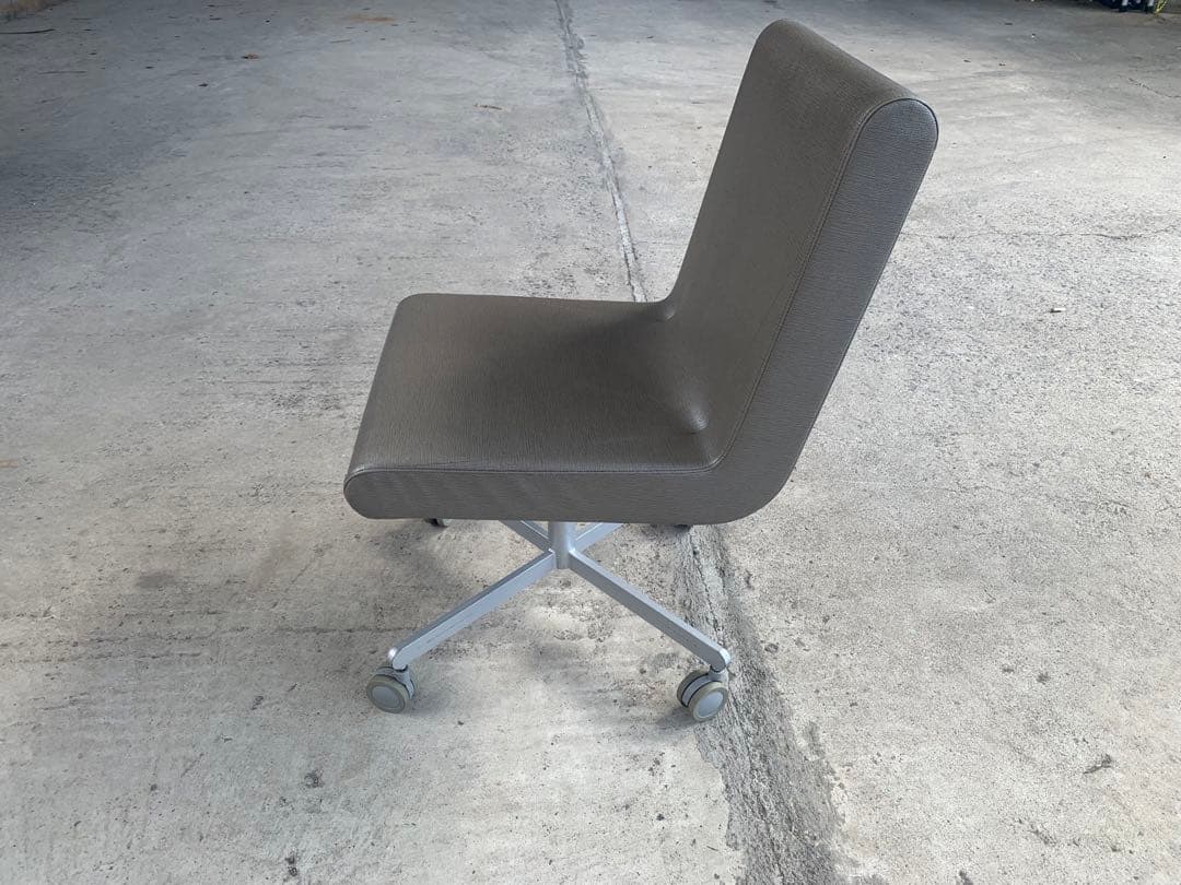 Cassina ixc. BOOMERANG キャスター ビンテージ No.1