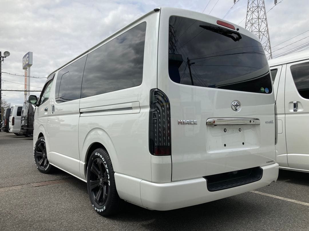 ハイエース1〜6型対応 FLEX 煌ブラック レッドテールランプ美品